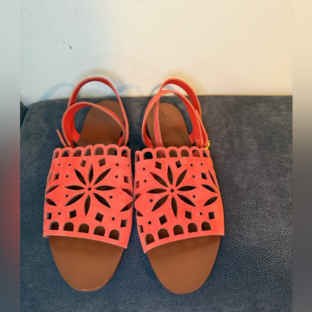 Tory Burch Coral Leather Cutout Sandals Size 8 Ankle Strap Flats